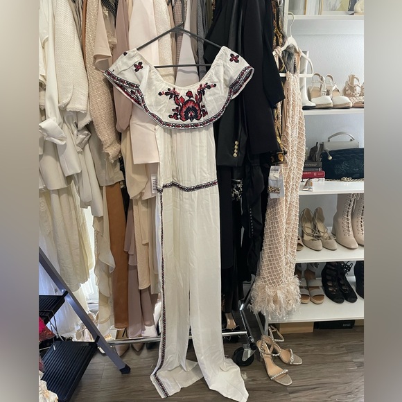 RAGA NWT EMBROIDERED JUMPSUIT - Picture 2 of 6